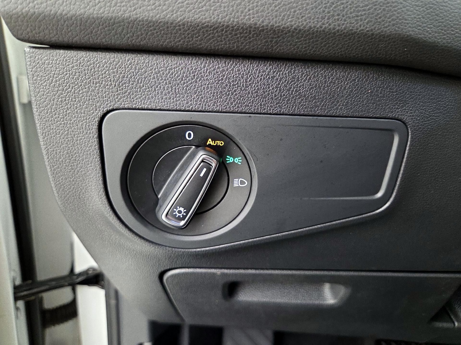 2019 Volkswagen Tiguan SE - Photo 14