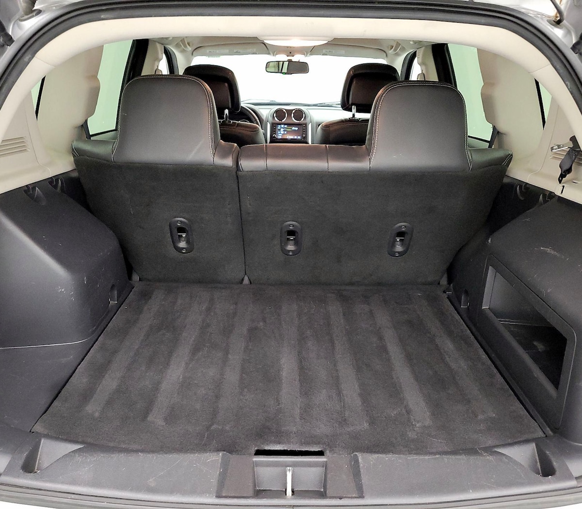 Trunk/Cargo (Seats Up)