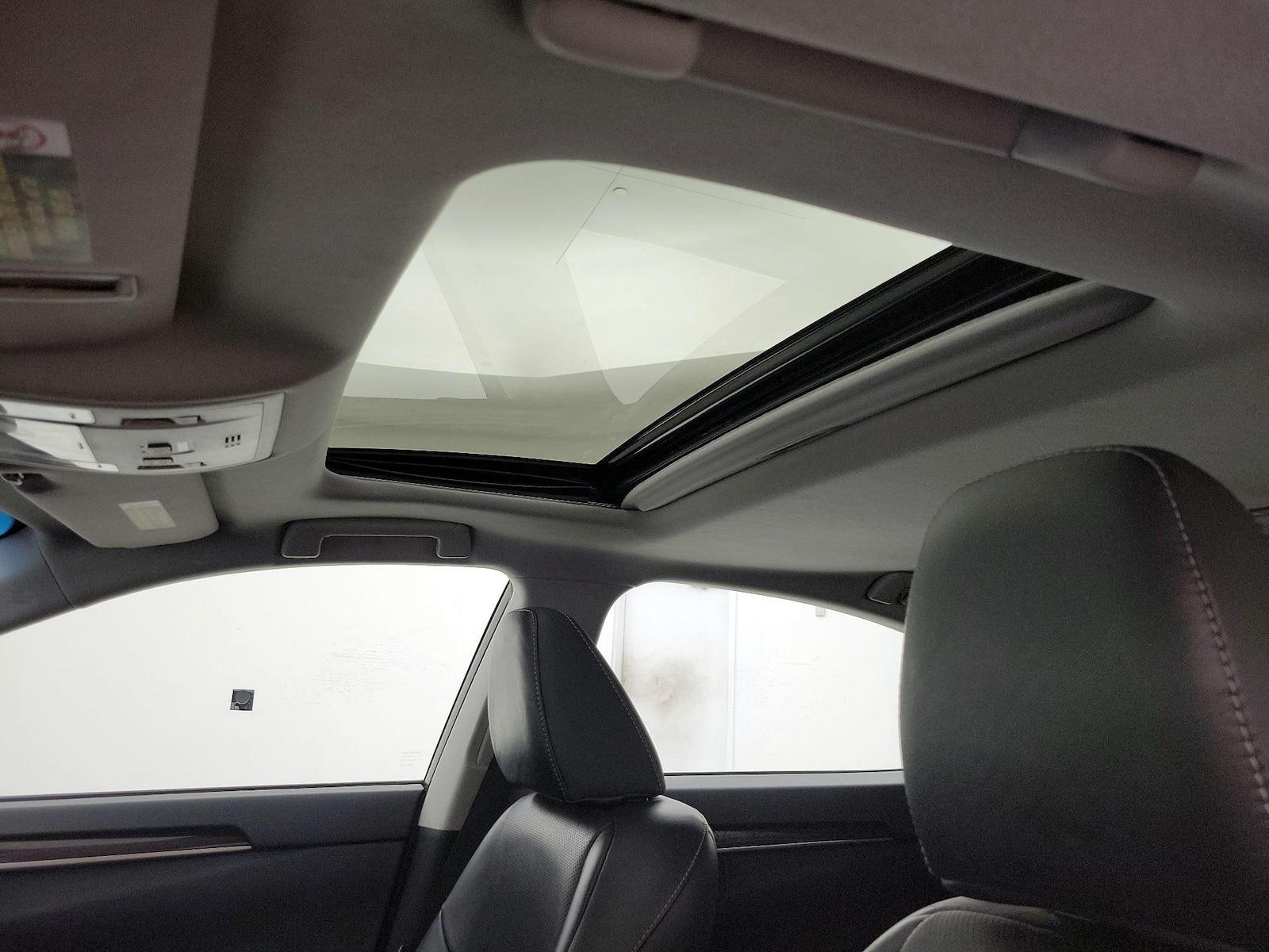 Sunroof(s) & Overhead Airbags