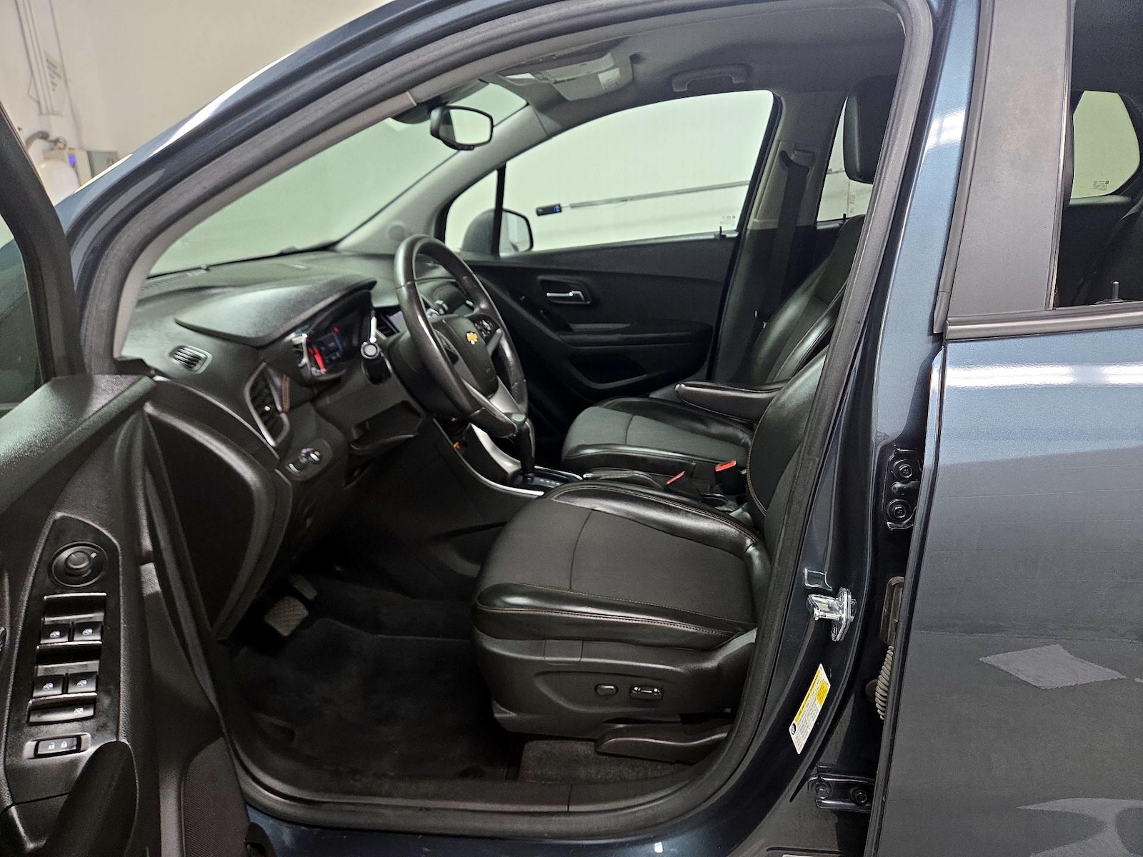 Power Seat(s) & Side Airbags