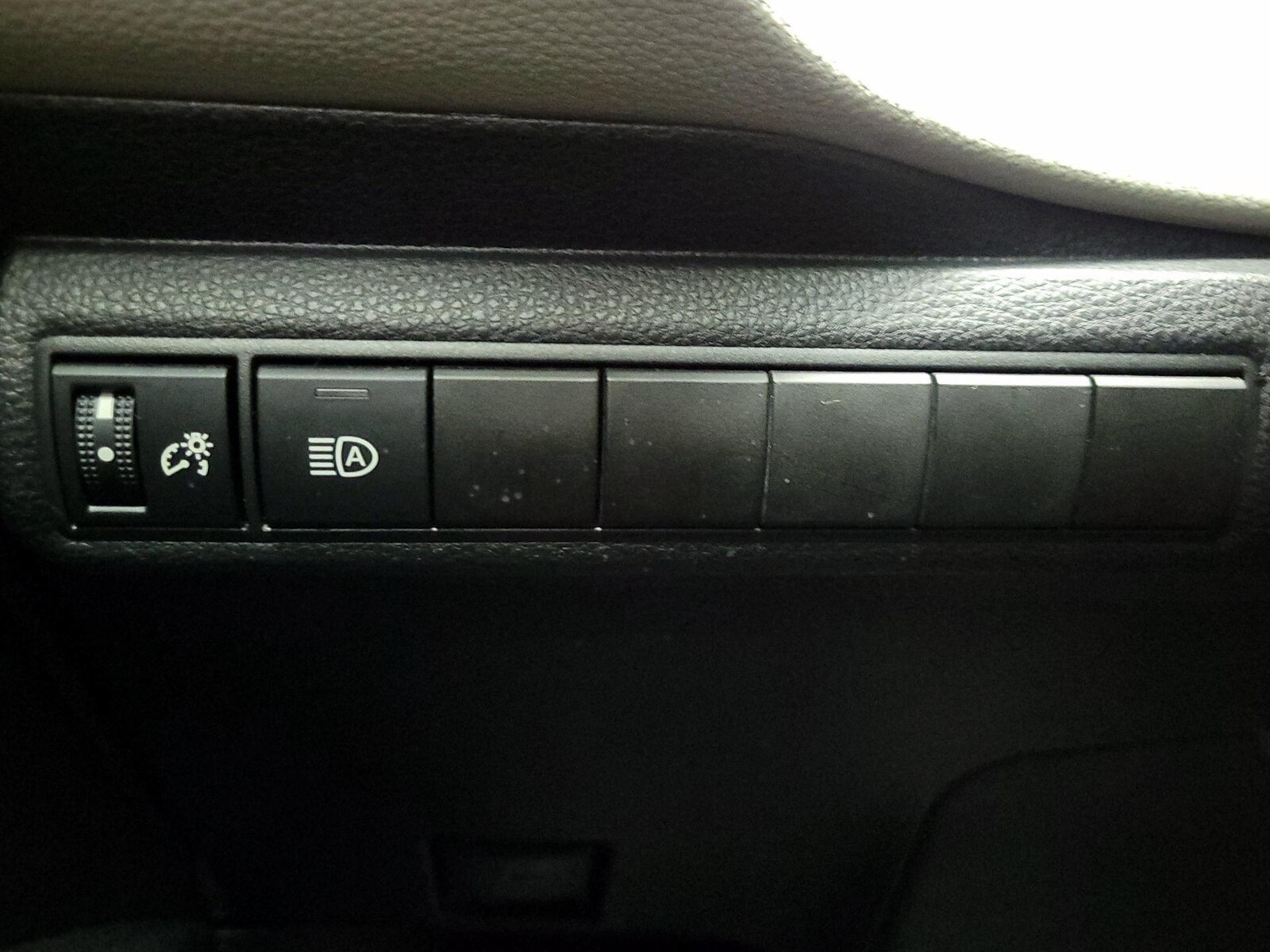 2021 Toyota Corolla LE - Photo 14