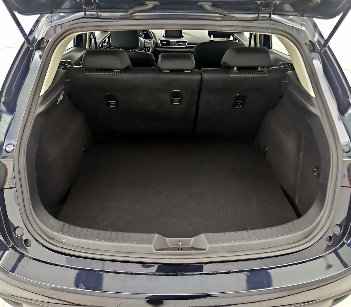 Trunk/Cargo (Seats Up)