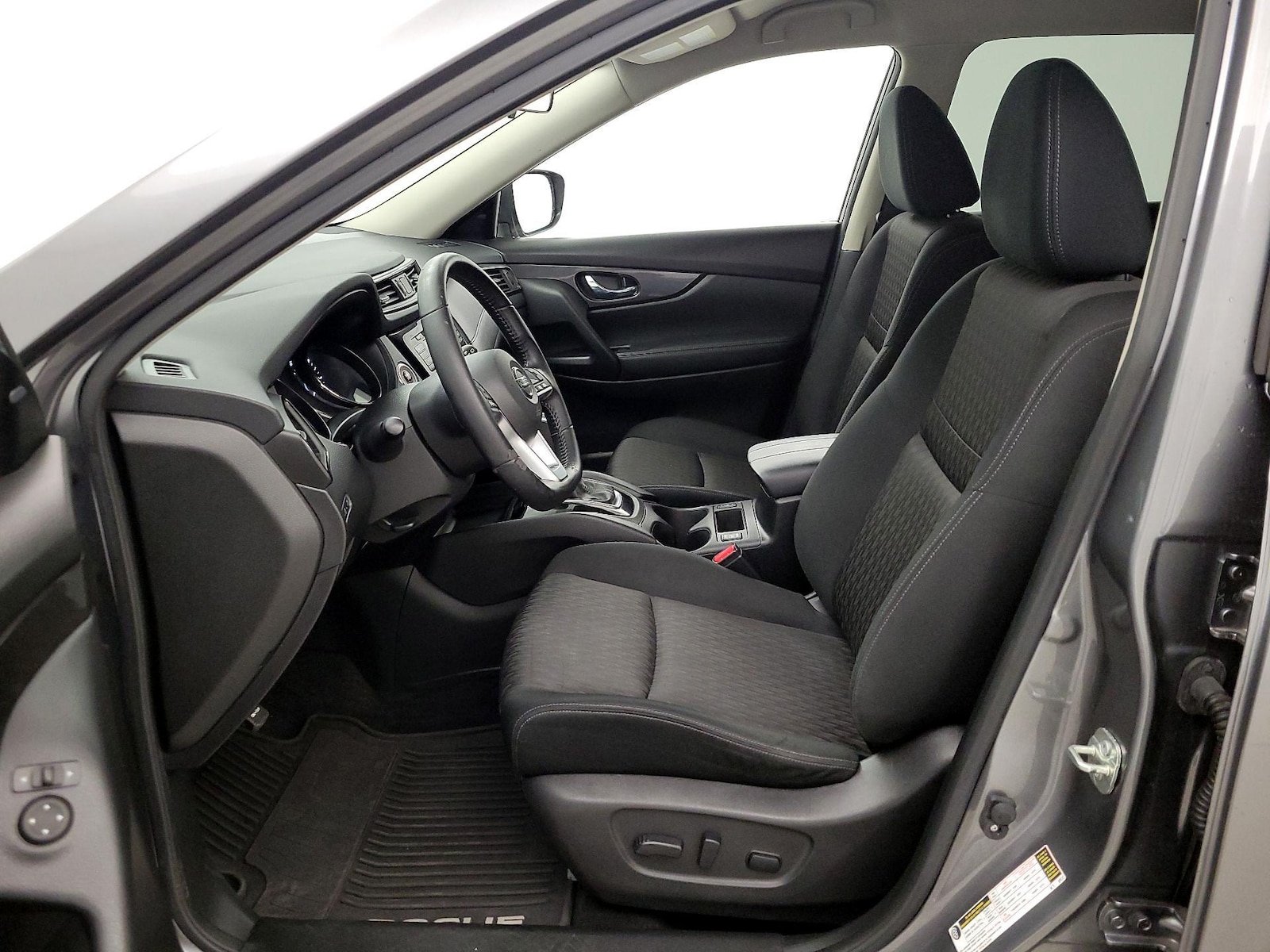 2020 Nissan Rogue SV - Photo 12