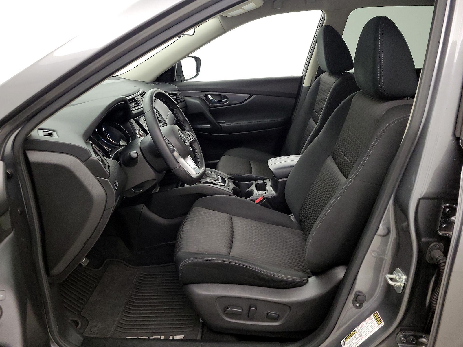2020 Nissan Rogue SV - Photo 20