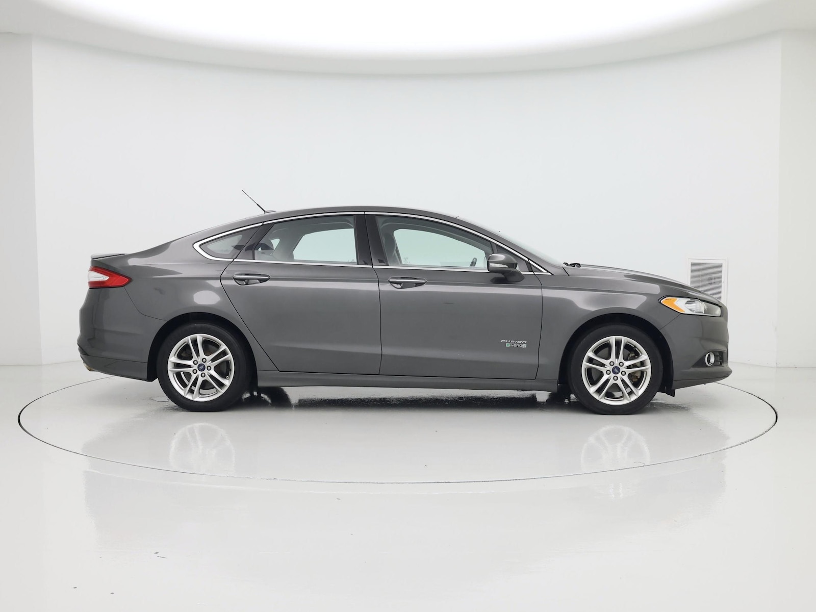 2016 Ford Fusion Energi Titanium - Photo 8
