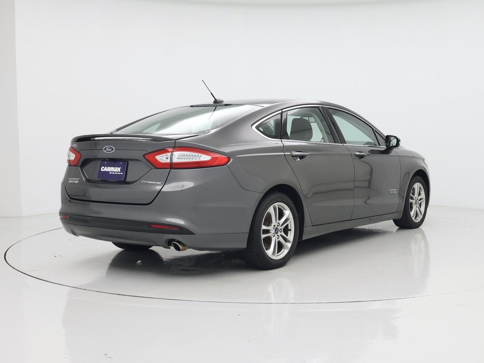 2016 Ford Fusion Energi Titanium - Photo 9