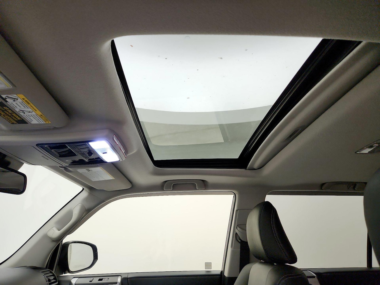 Sunroof(s) & Overhead Airbags