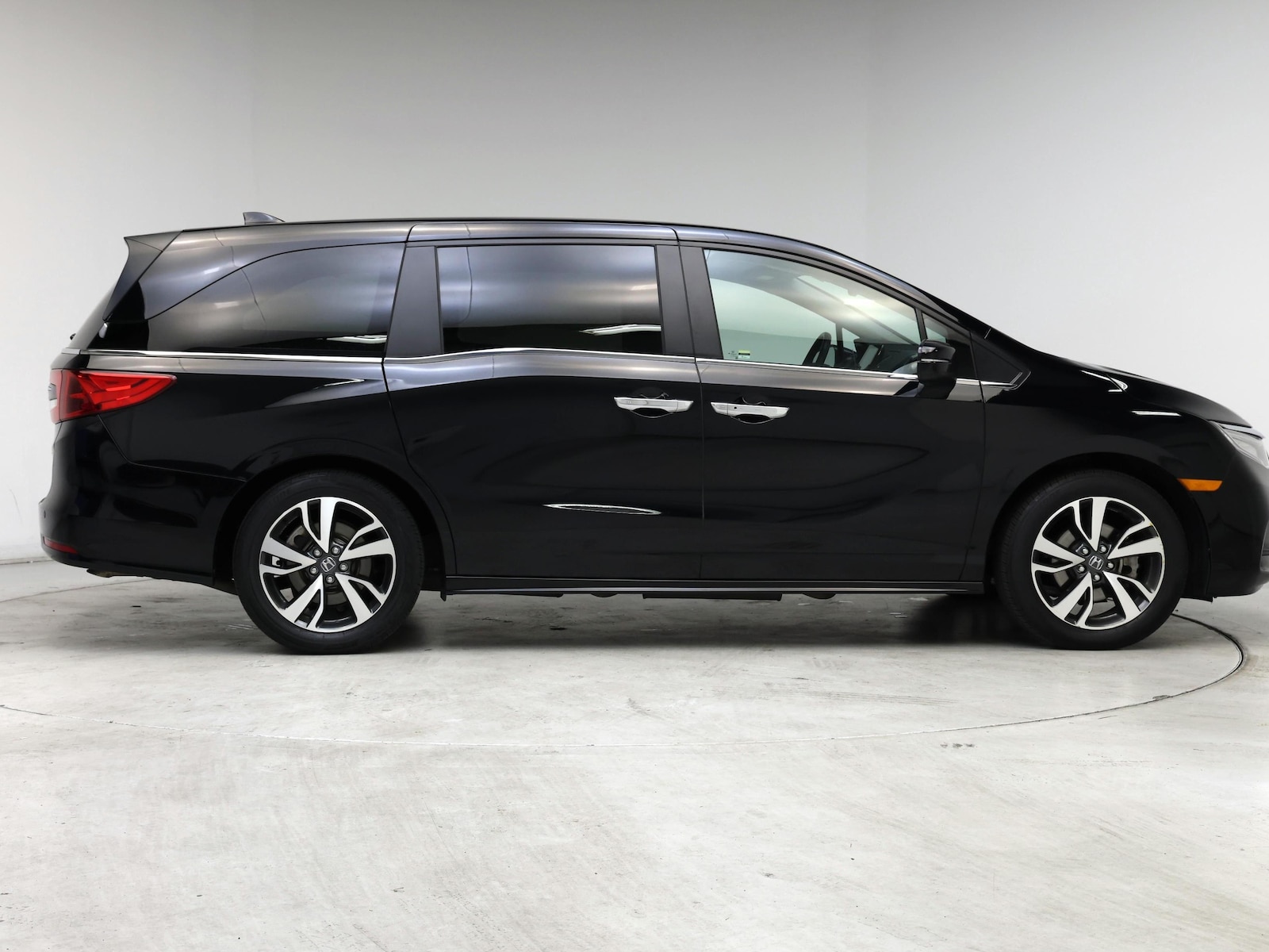 2024 Honda Odyssey Touring - Photo 8