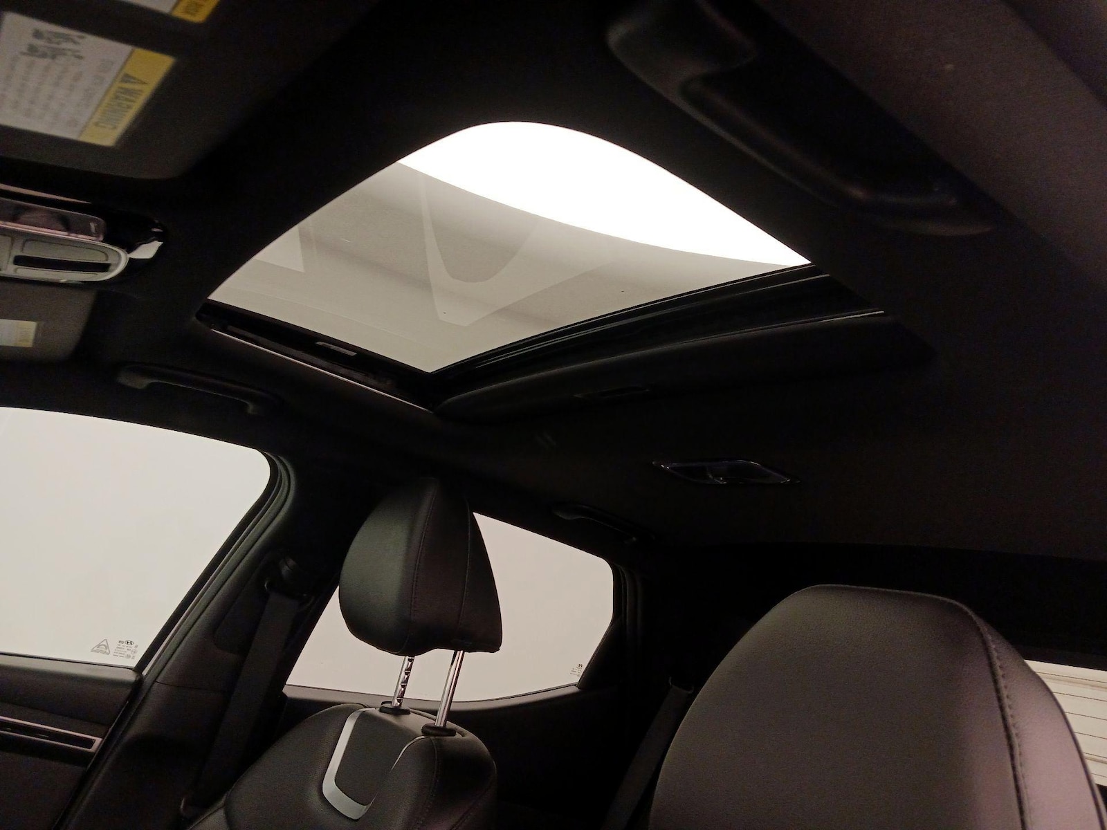Sunroof(s) & Overhead Airbags