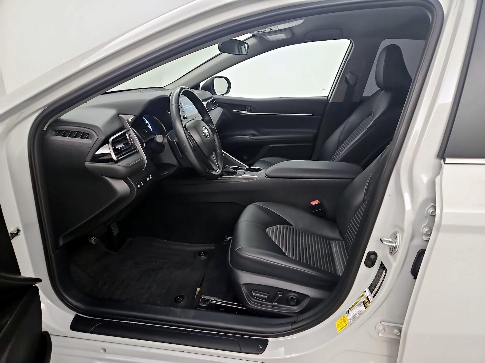 Power Seat(s) & Side Airbags