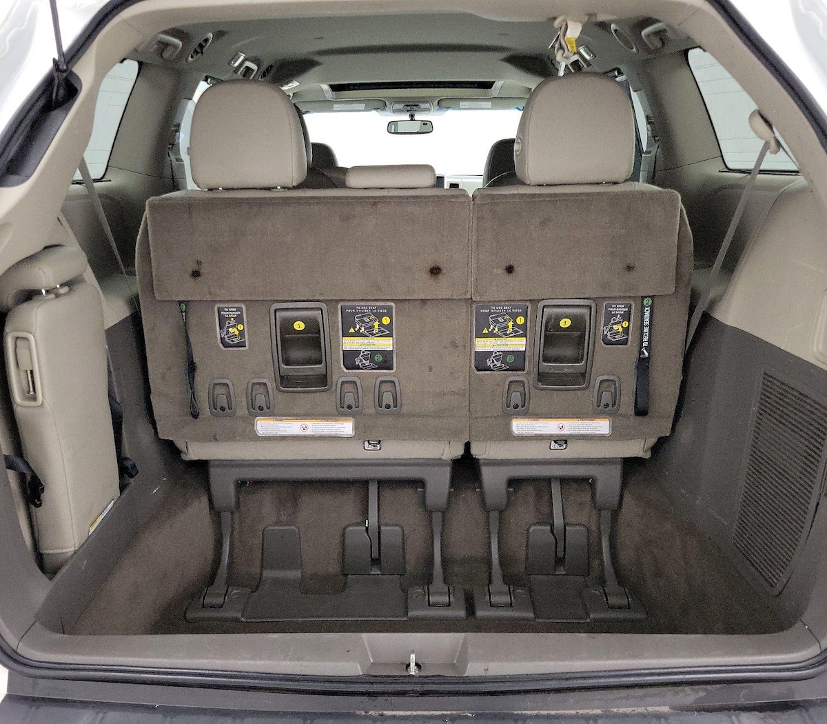 Trunk/Cargo (Seats Up)