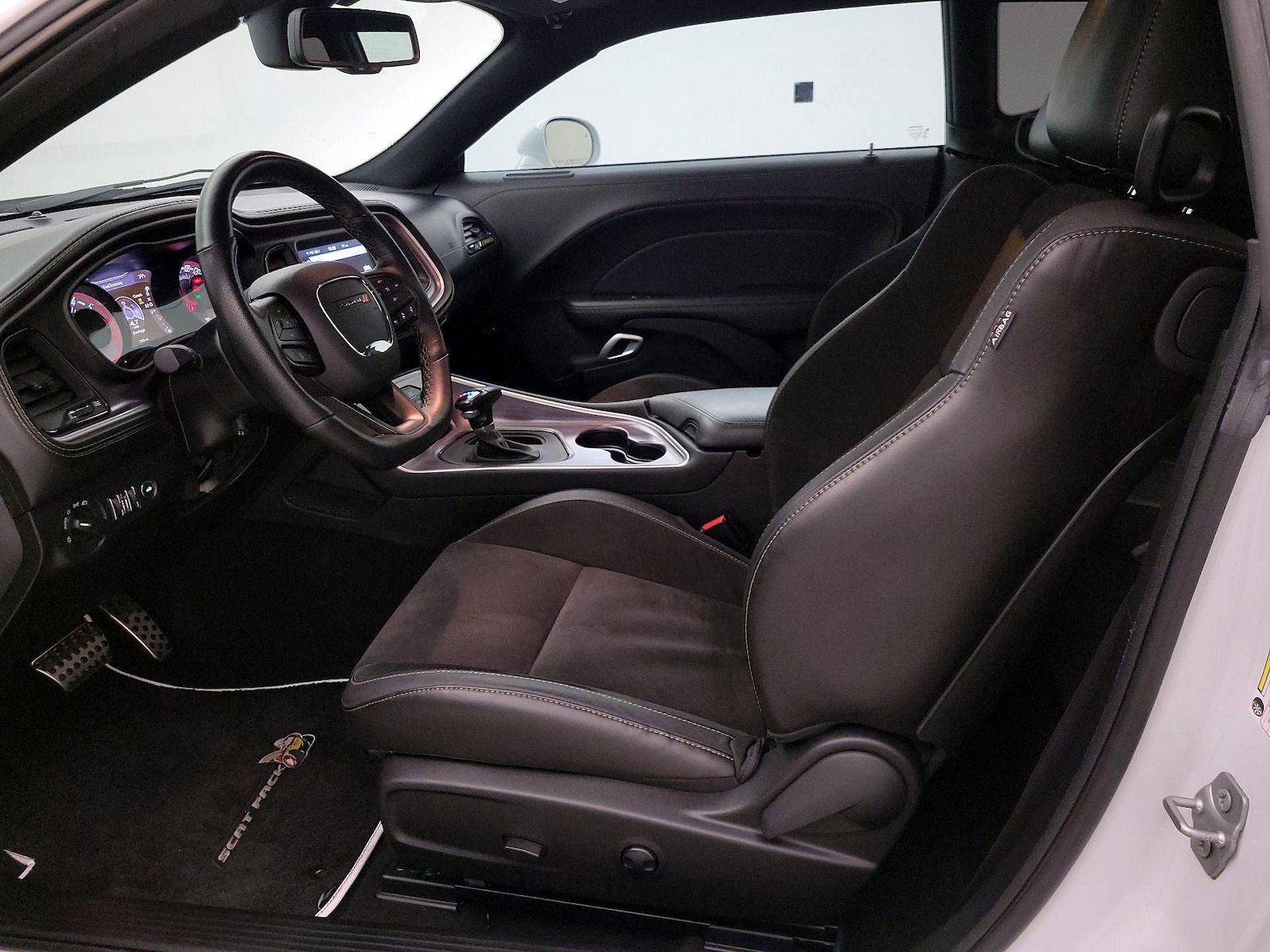 2023 Dodge Challenger R/T - Photo 12