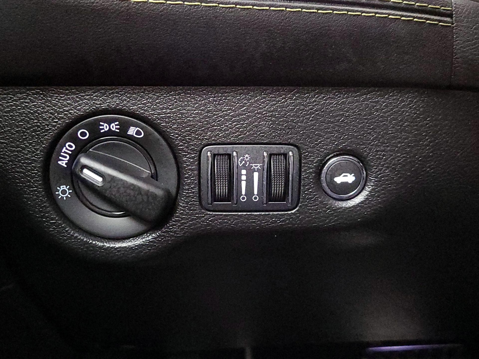 2023 Dodge Challenger R/T - Photo 14