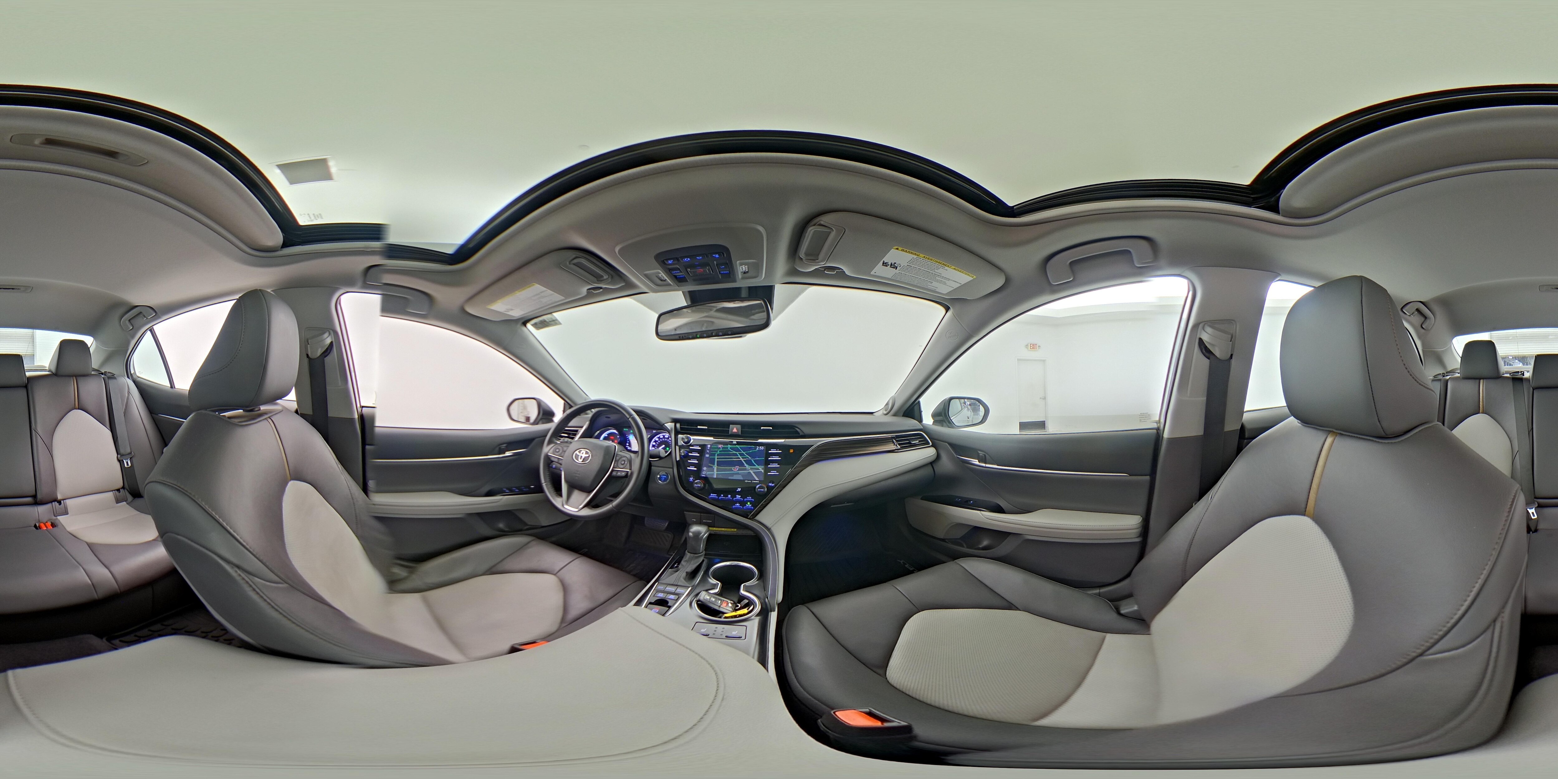 2020 Toyota Camry XLE - Photo 25