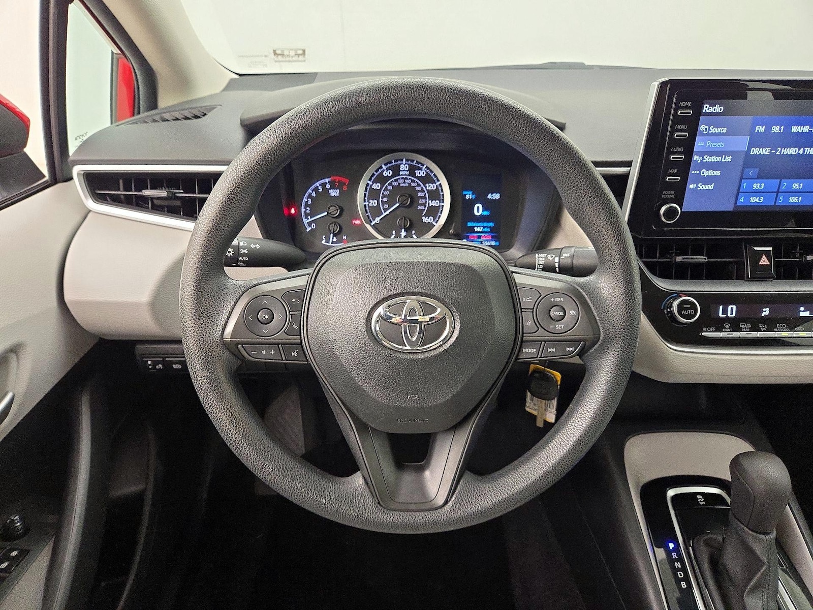 2020 Toyota Corolla LE - Photo 11