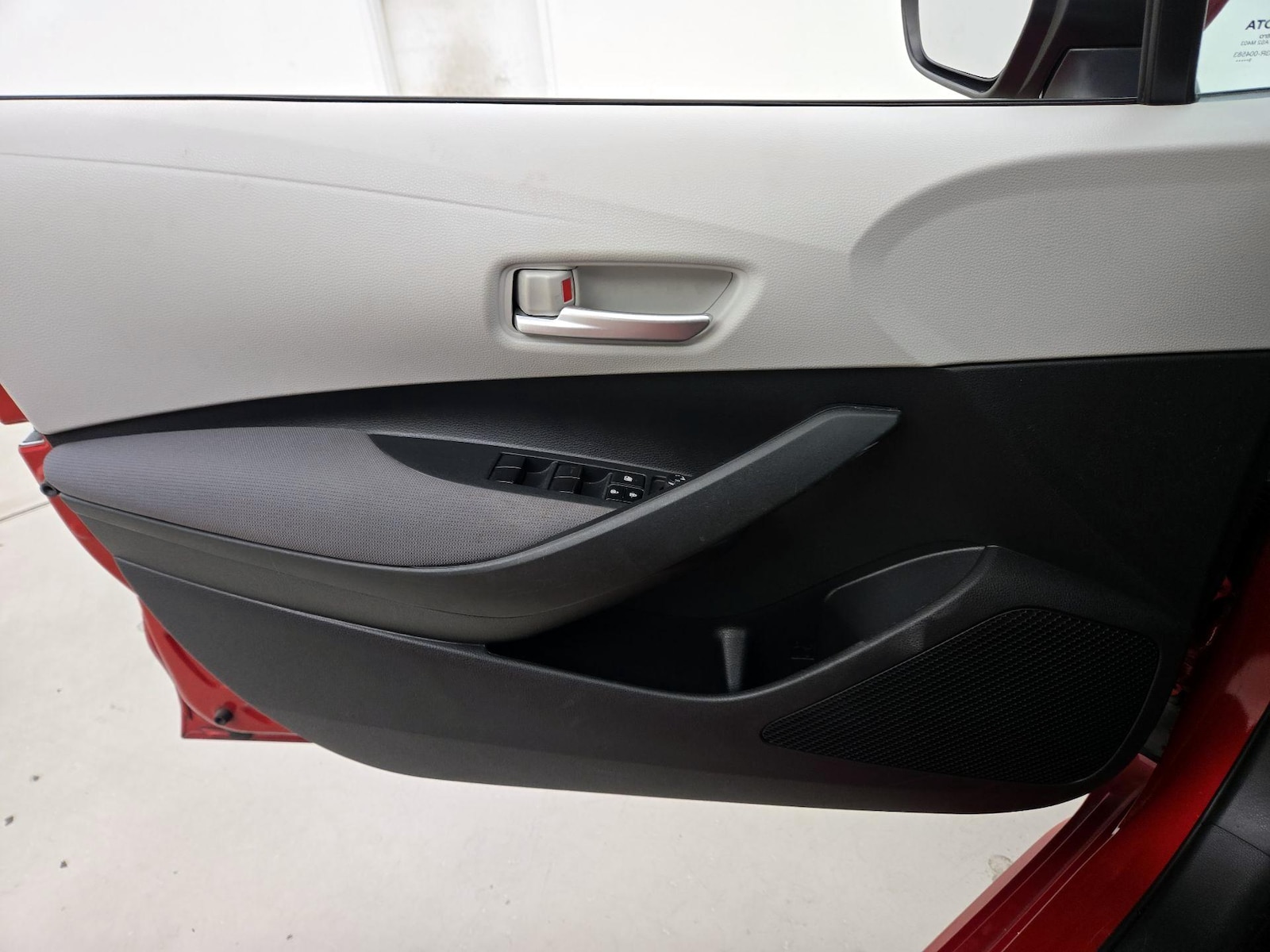 2020 Toyota Corolla LE - Photo 13