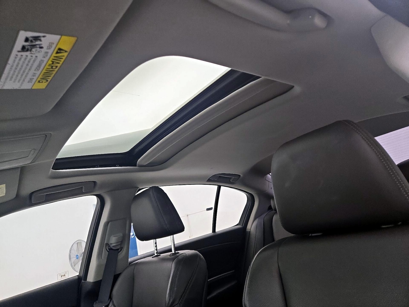 Sunroof(s) & Overhead Airbags