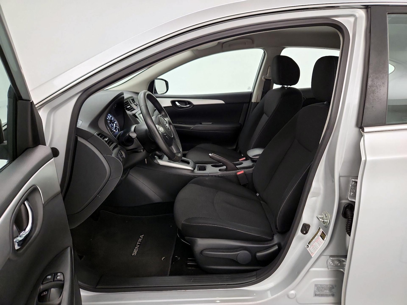2019 Nissan Sentra S - Photo 12