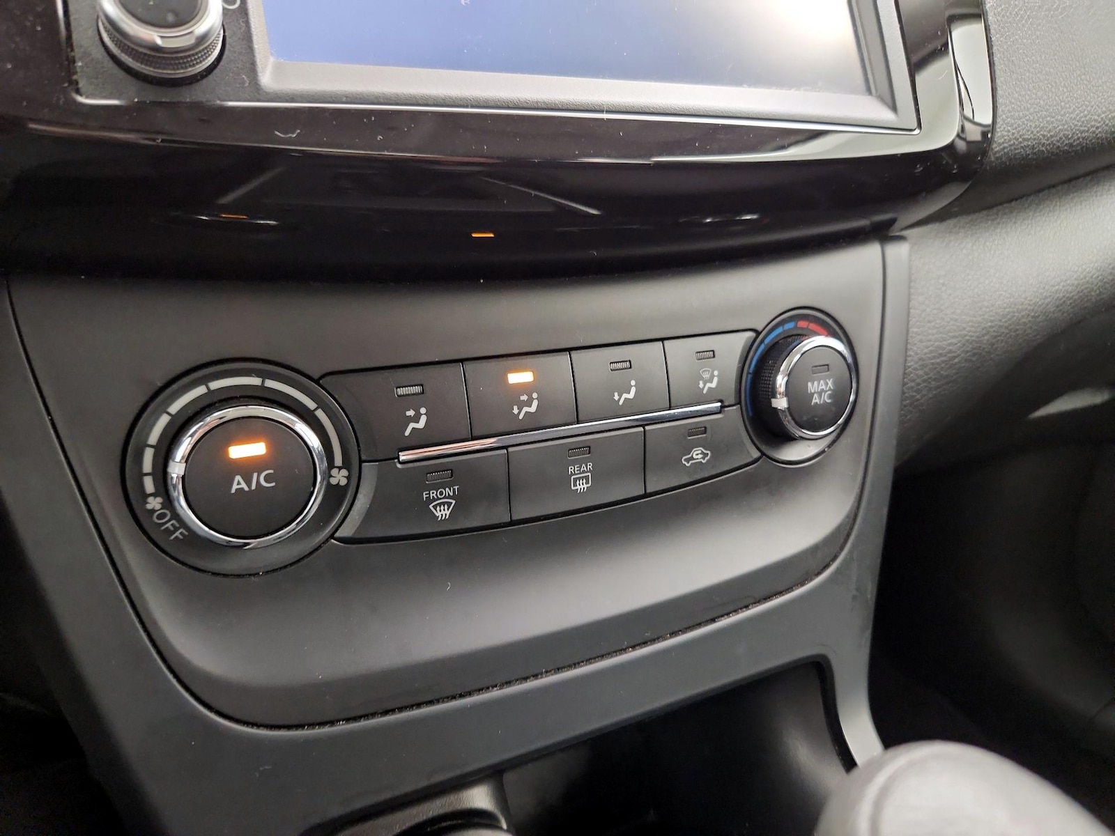2019 Nissan Sentra S - Photo 17