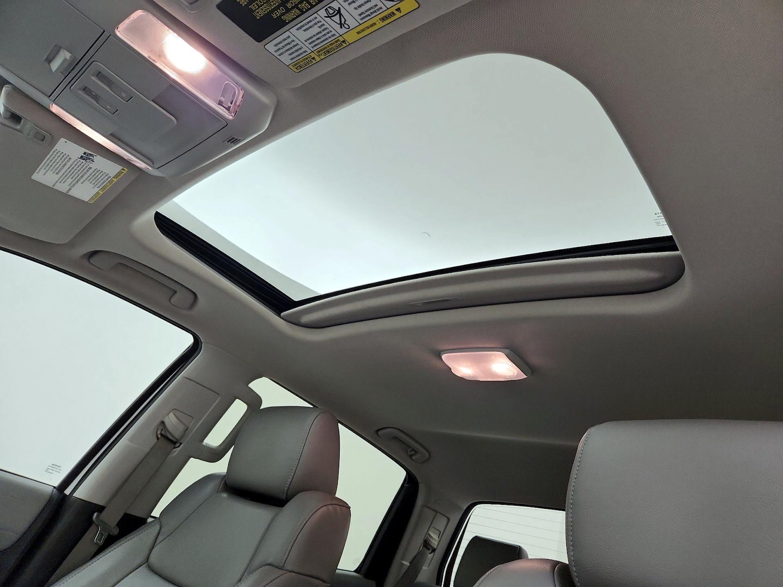 Sunroof(s) & Overhead Airbags