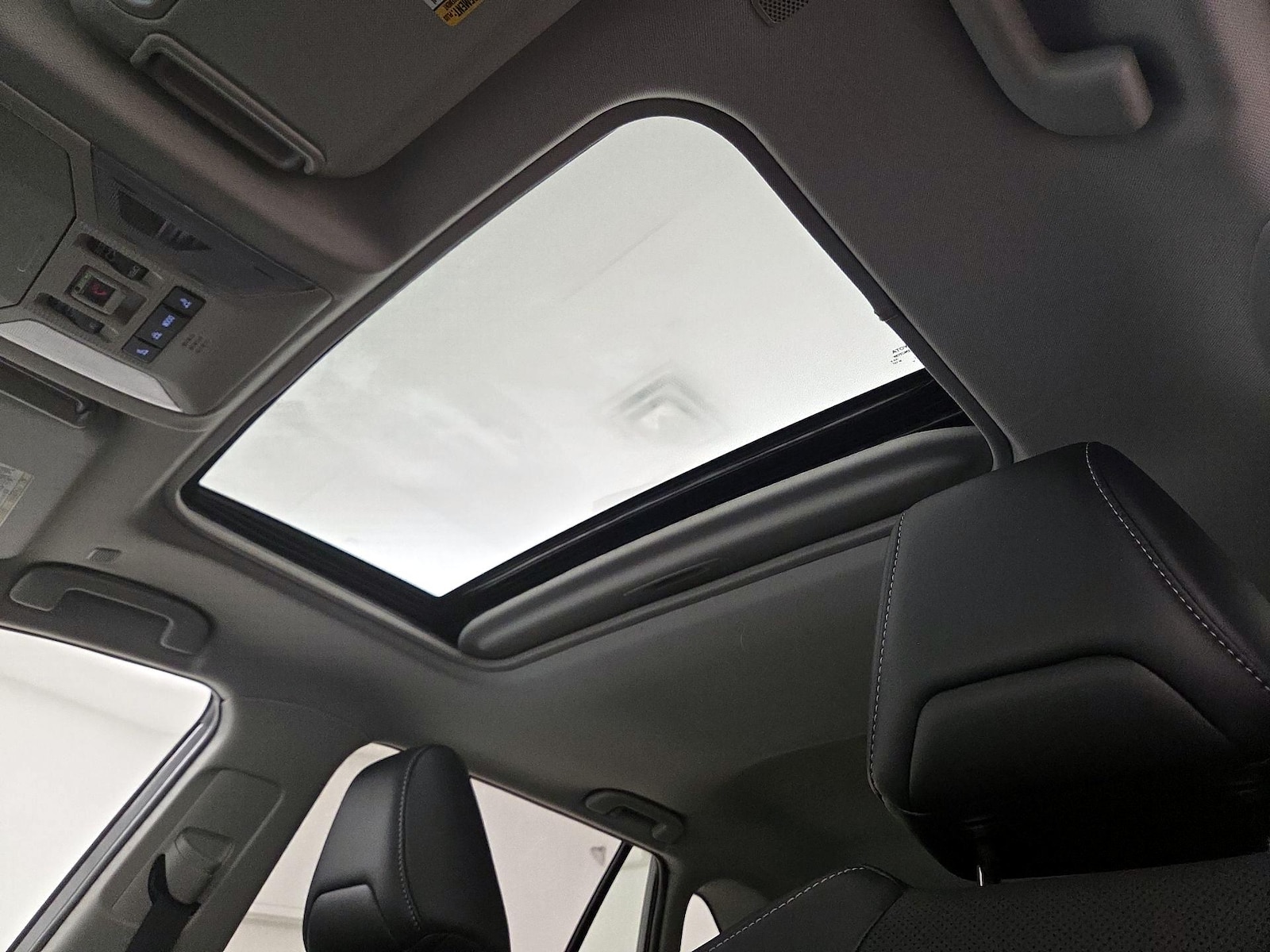 Sunroof(s) & Overhead Airbags