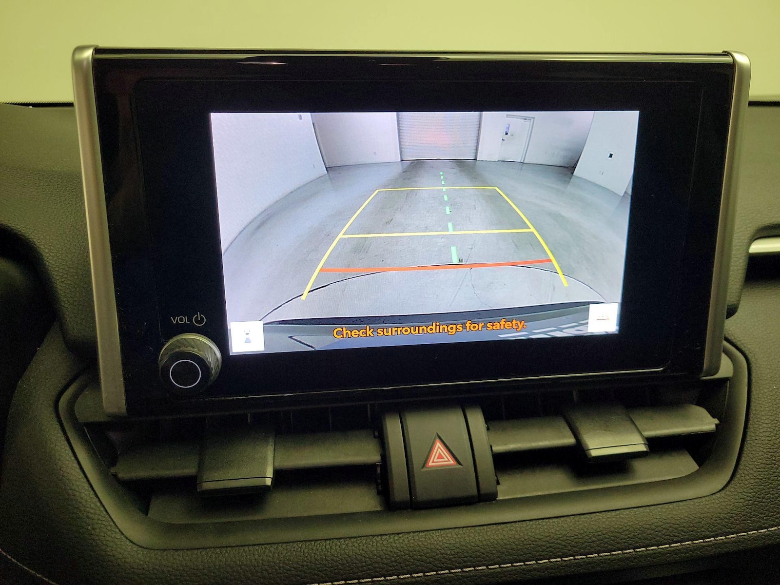 2024 Toyota RAV4 XLE - Photo 16