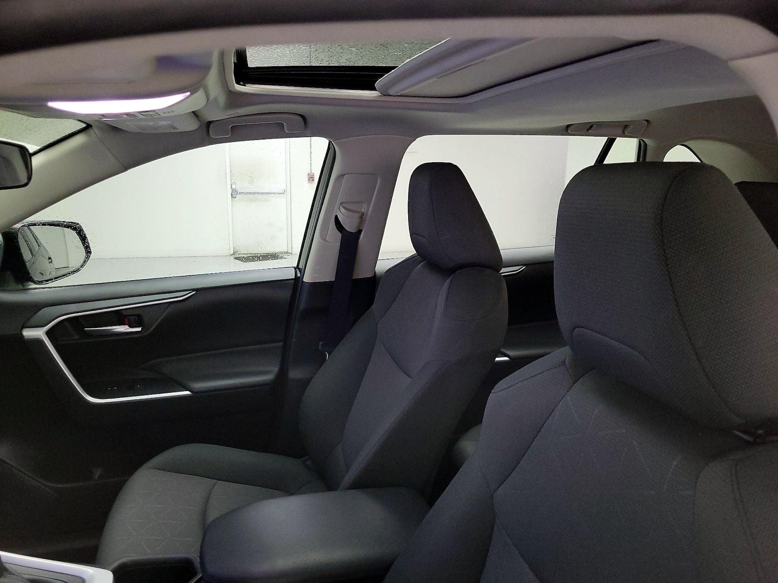 2024 Toyota RAV4 XLE - Photo 21
