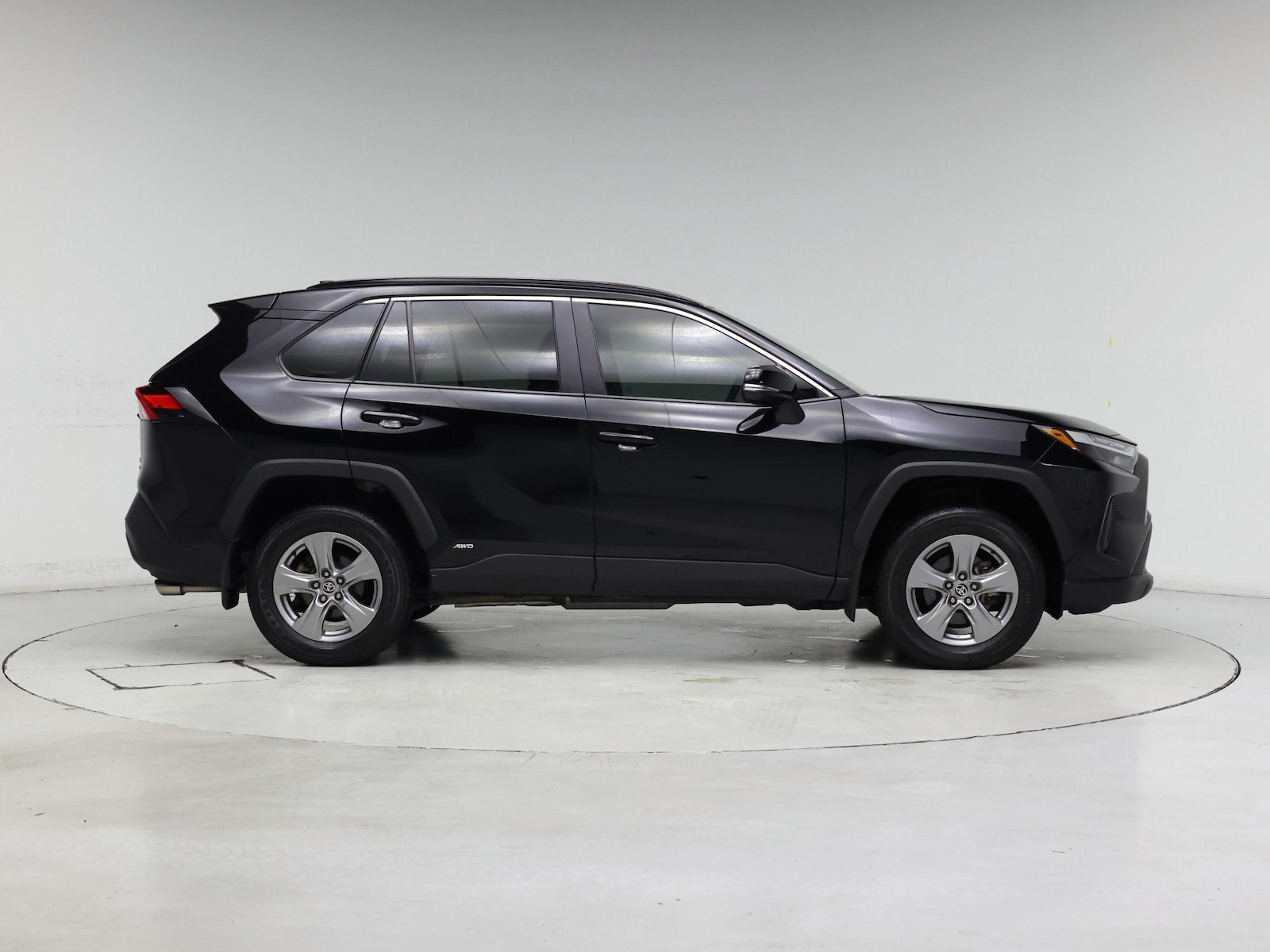 2024 Toyota RAV4 XLE - Photo 8