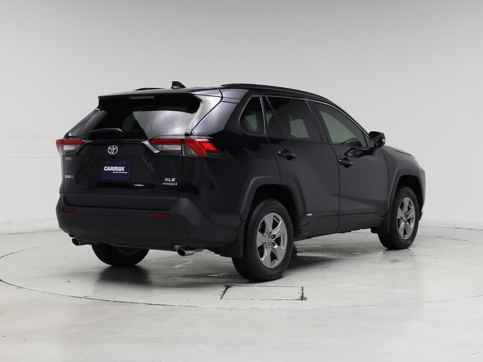 2024 Toyota RAV4 XLE - Photo 9