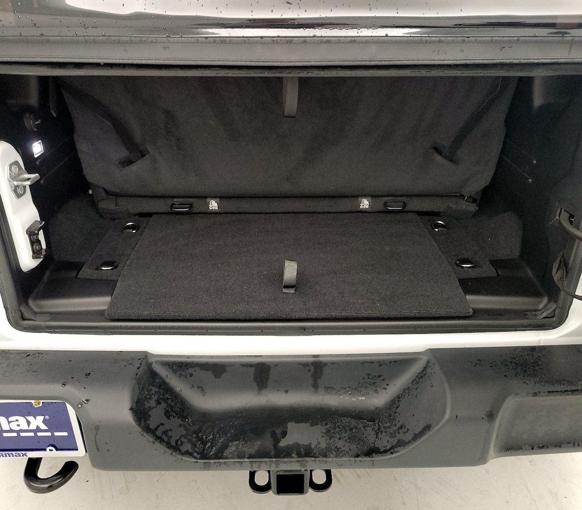 Trunk/Cargo (Seats Up)