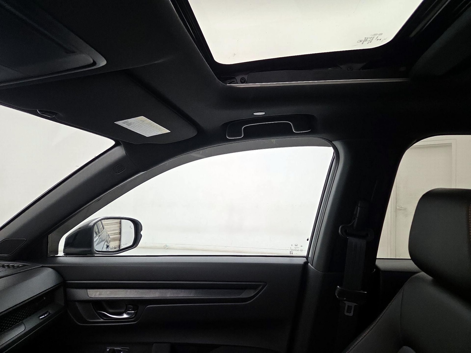 Sunroof(s) & Overhead Airbags
