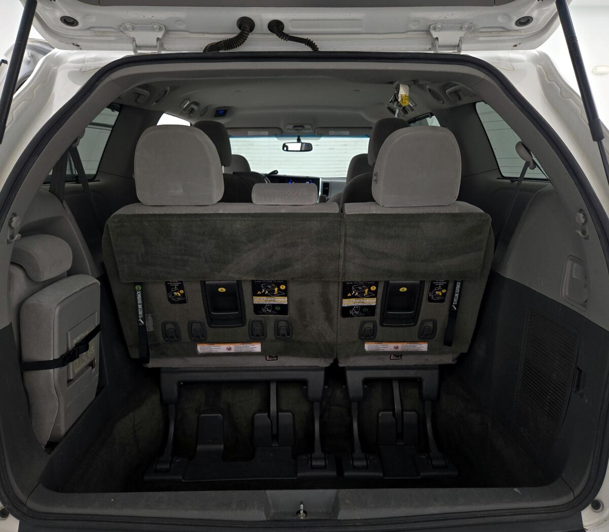 Trunk/Cargo (Seats Up)