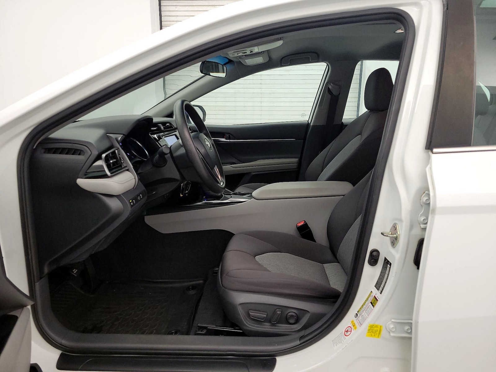 Power Seat(s) & Side Airbags