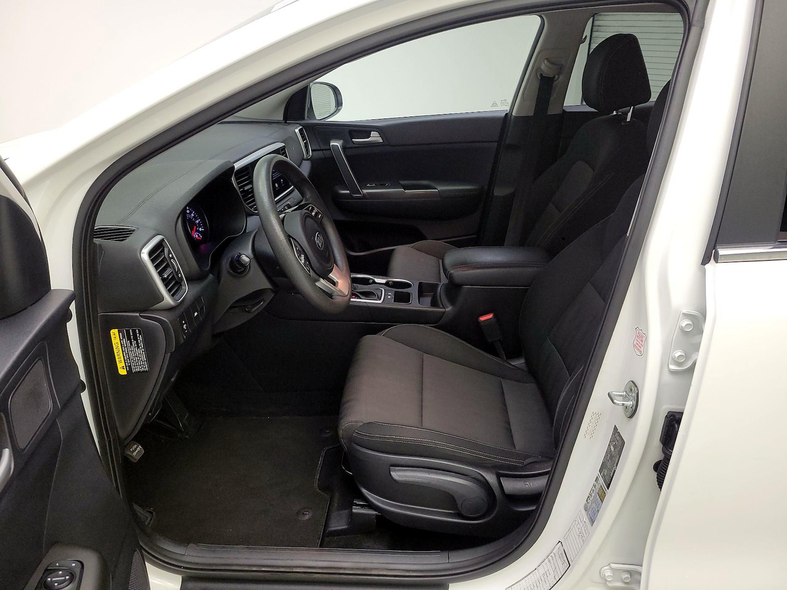 2022 Kia Sportage LX - Photo 12