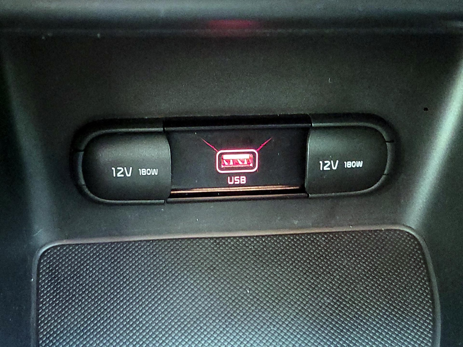 2022 Kia Sportage LX - Photo 19