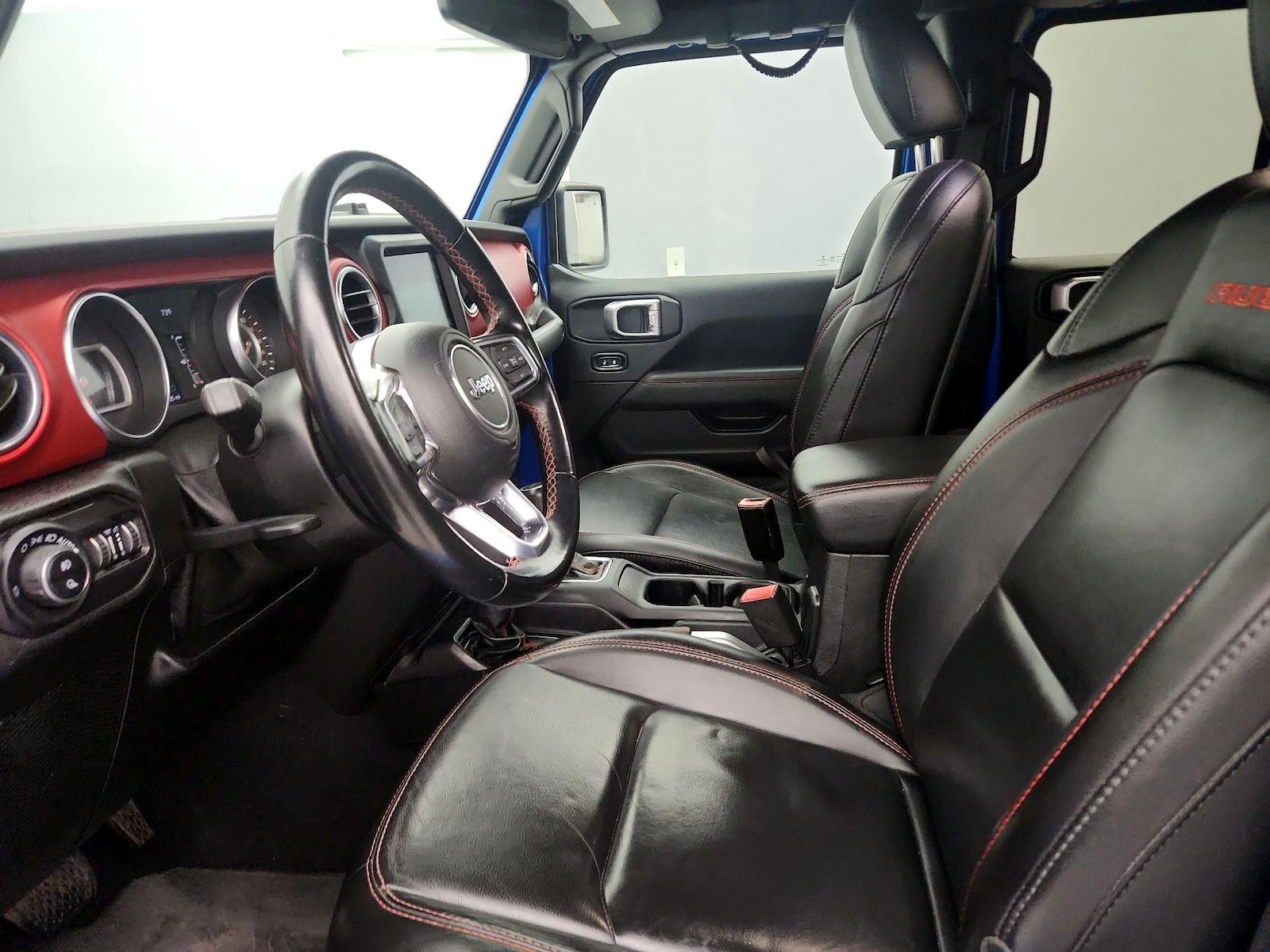Leather Seats & Side Airbags