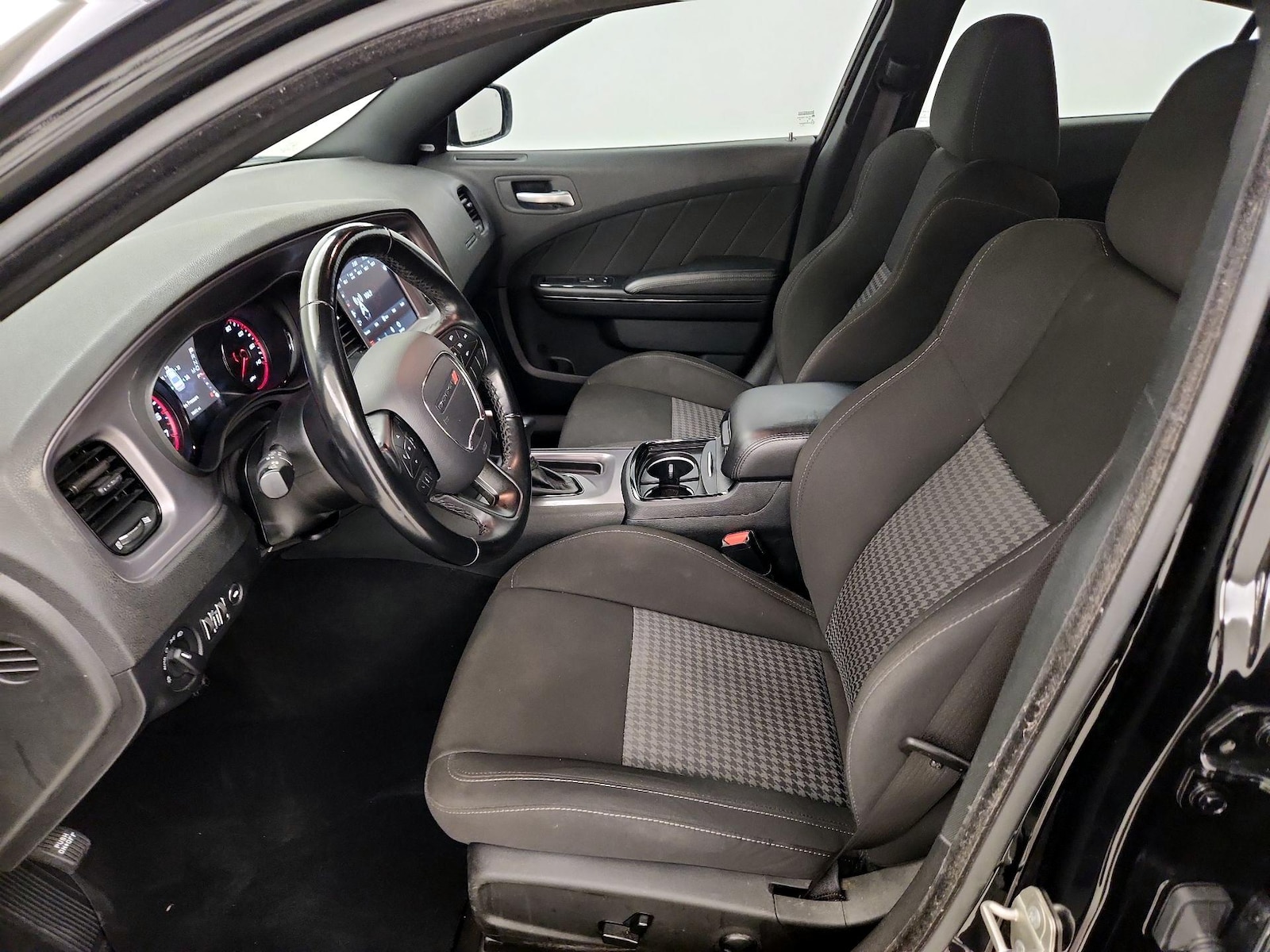 Power Seat(s) & Side Airbags
