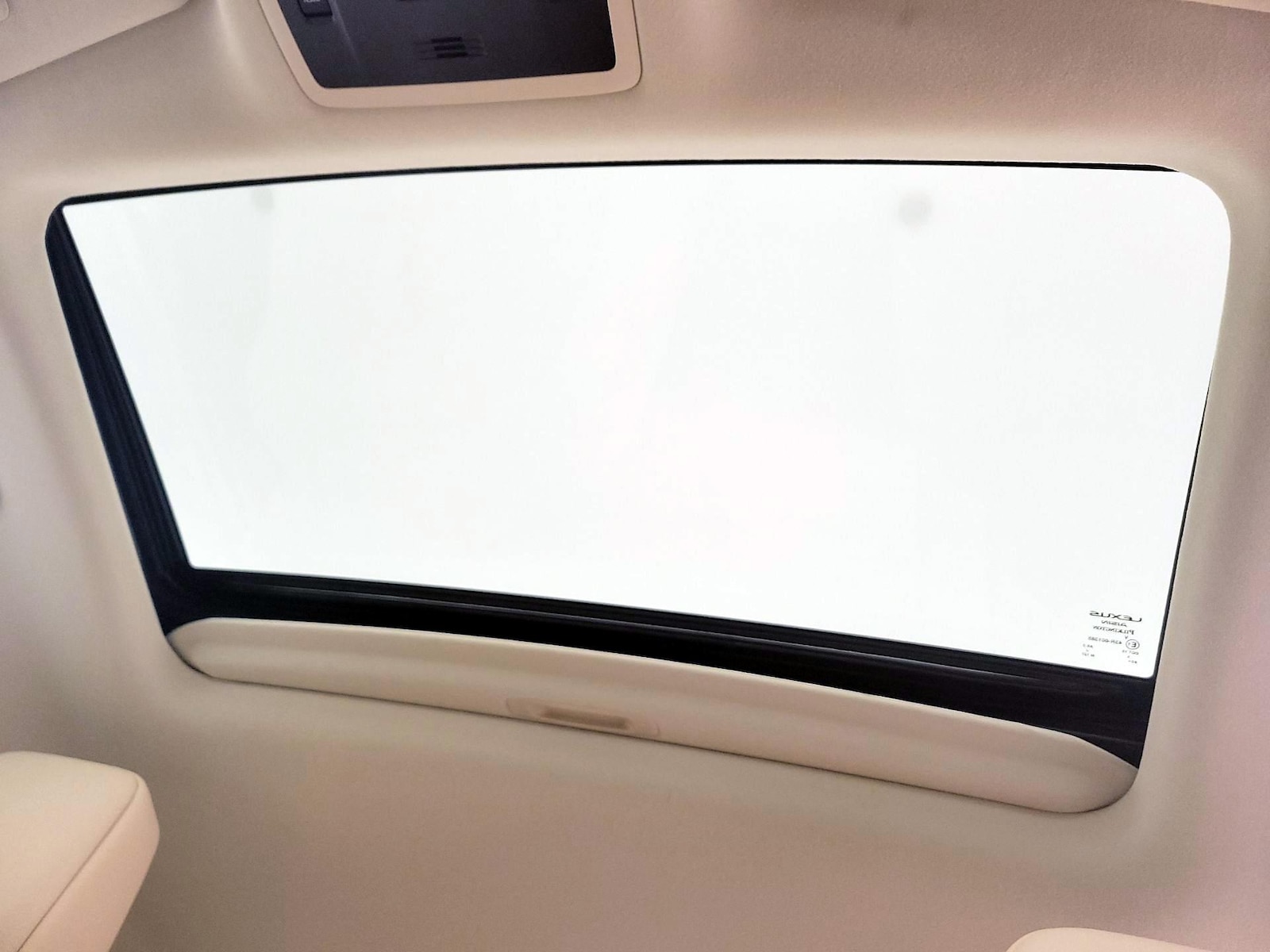 Sunroof(s) & Overhead Airbags