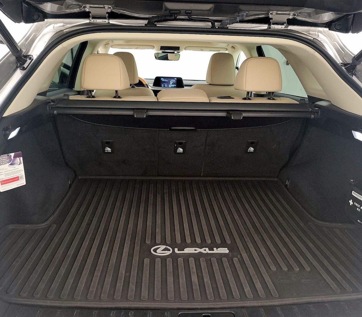 Trunk/Cargo (Seats Up)
