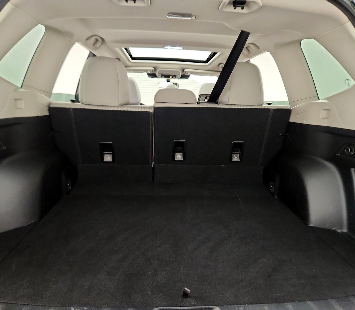 Trunk/Cargo (Seats Up)