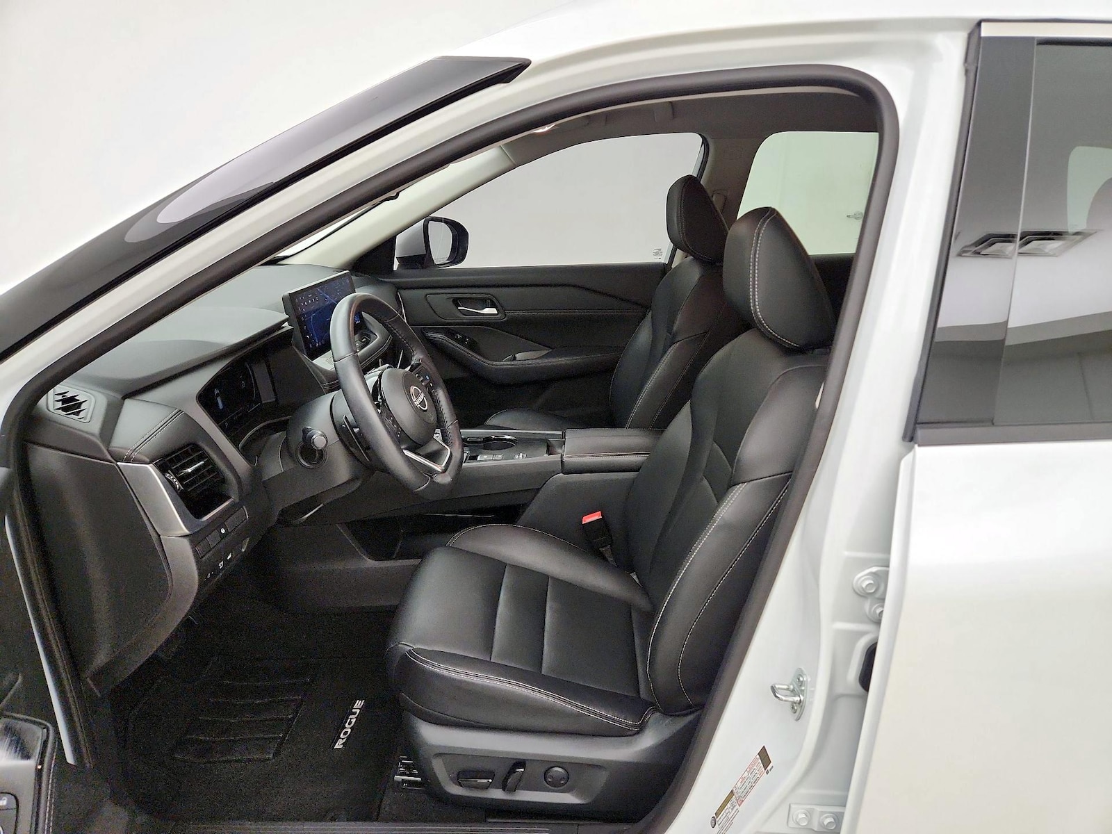 2024 Nissan Rogue SL - Photo 12