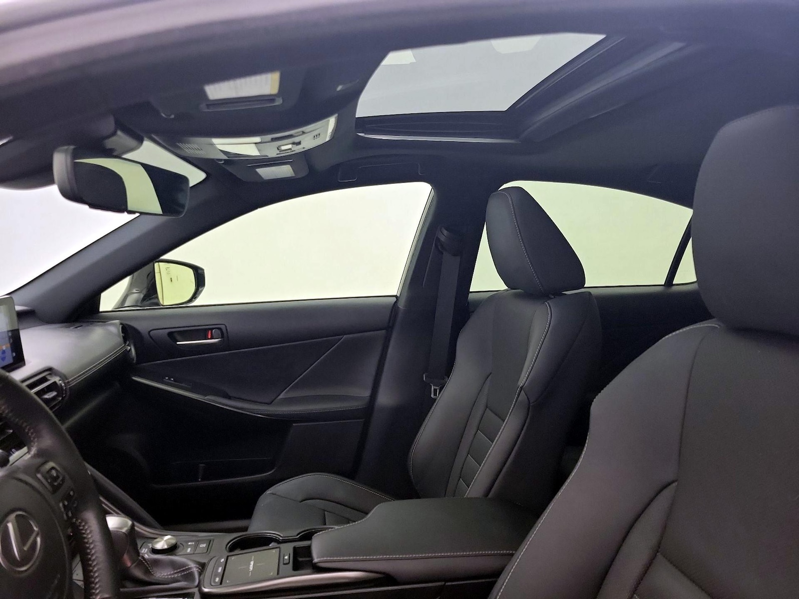Sunroof(s) & Overhead Airbags