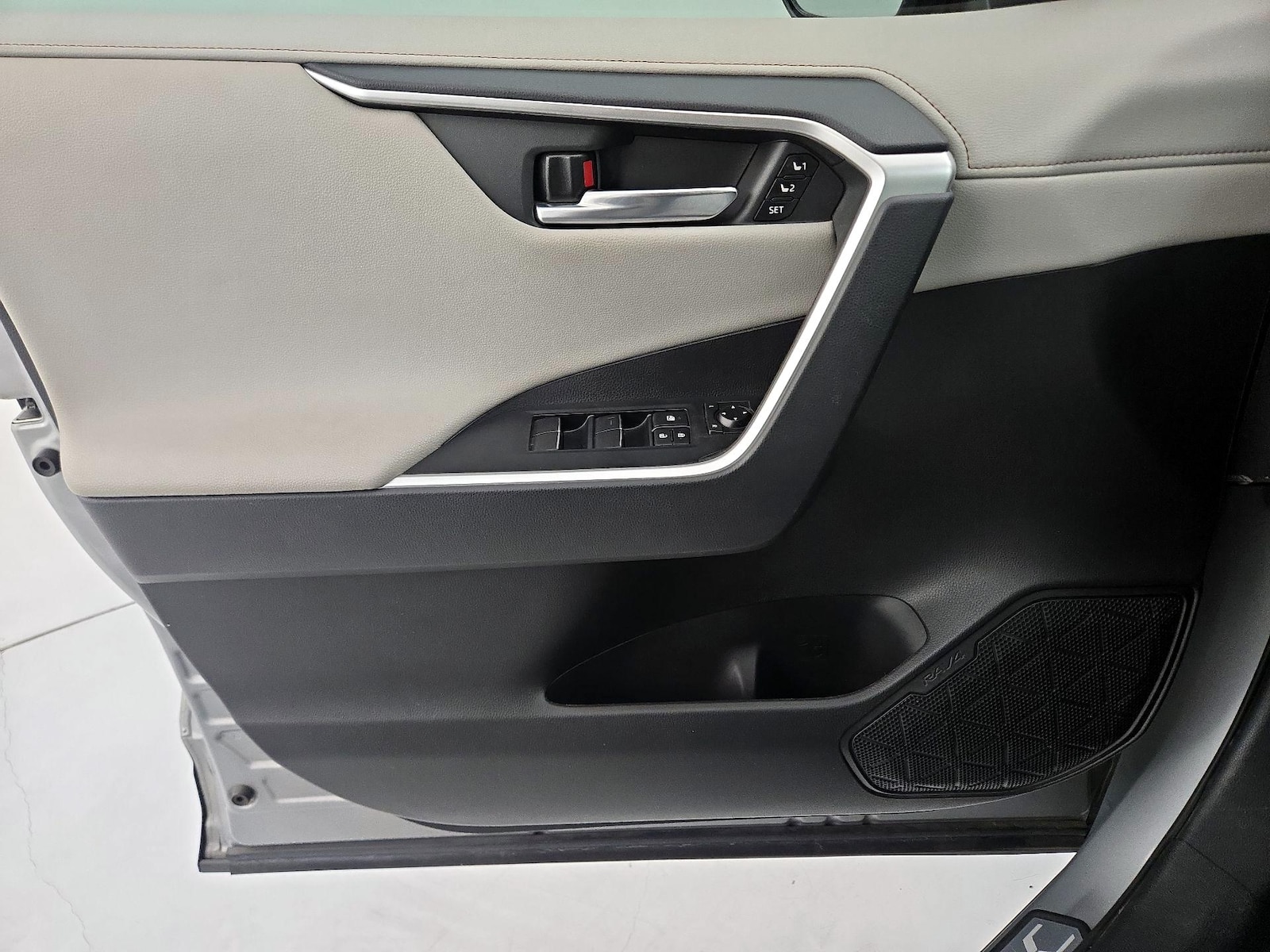 2021 Toyota RAV4 Limited - Photo 13