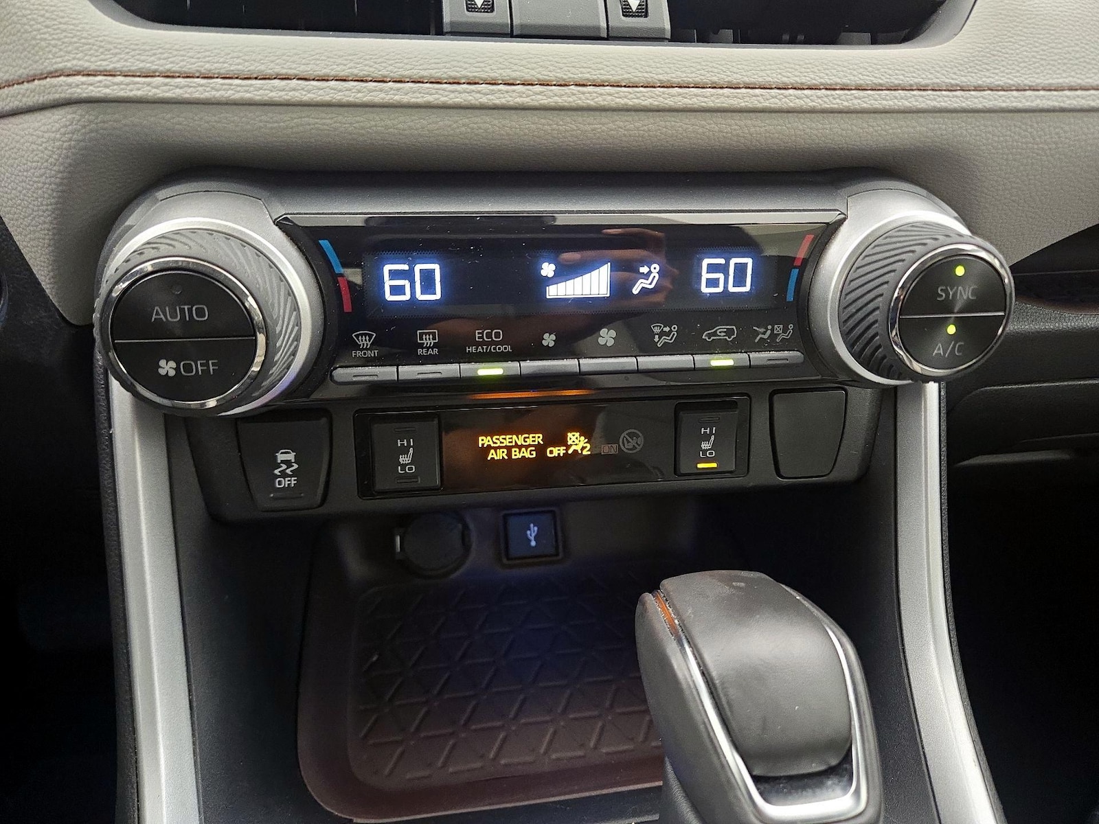 2021 Toyota RAV4 Limited - Photo 18