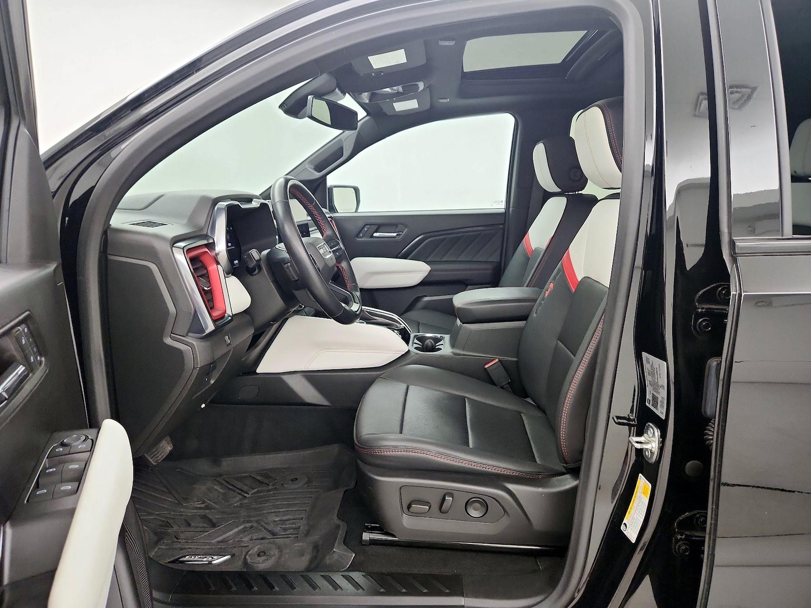 2024 GMC Canyon AT4X - Photo 10