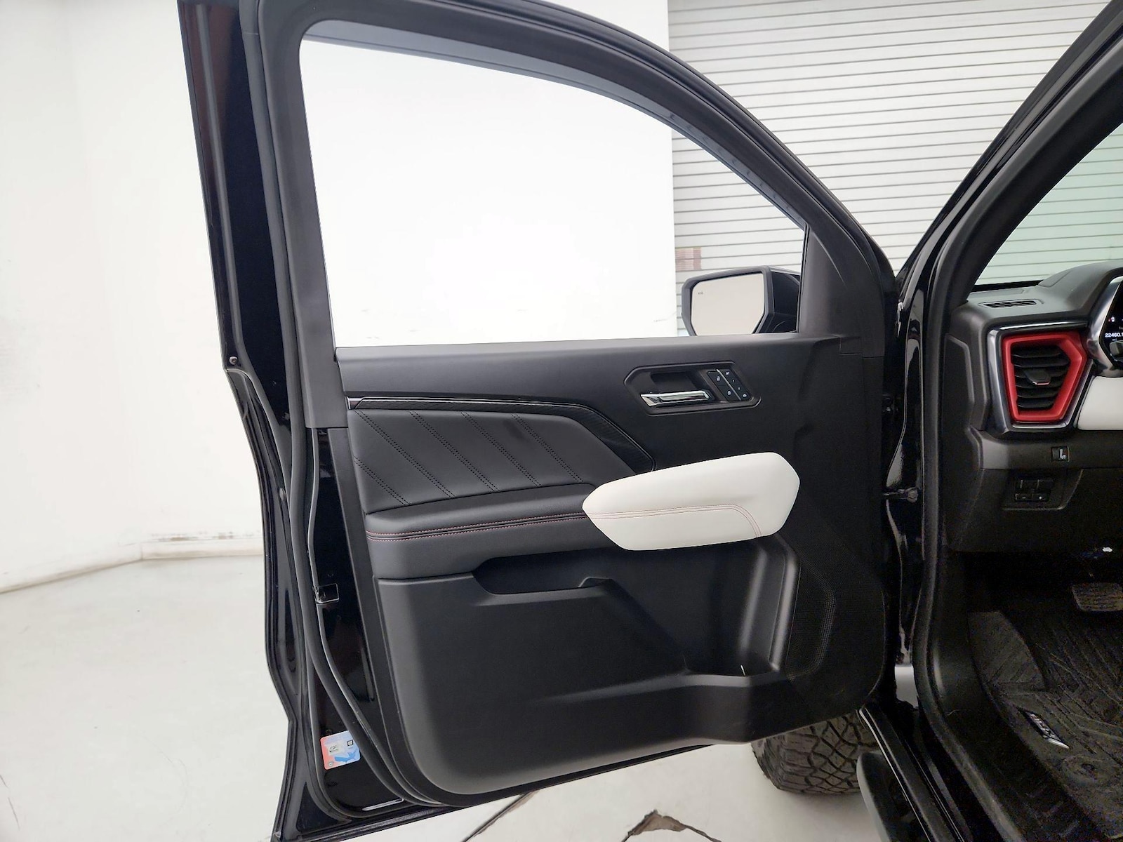 2024 GMC Canyon AT4X - Photo 11
