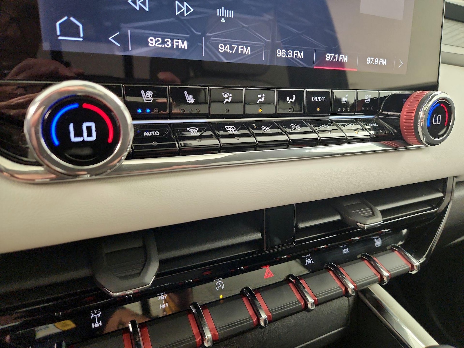 2024 GMC Canyon AT4X - Photo 15
