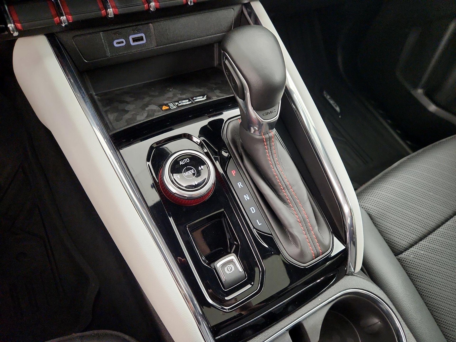 2024 GMC Canyon AT4X - Photo 16