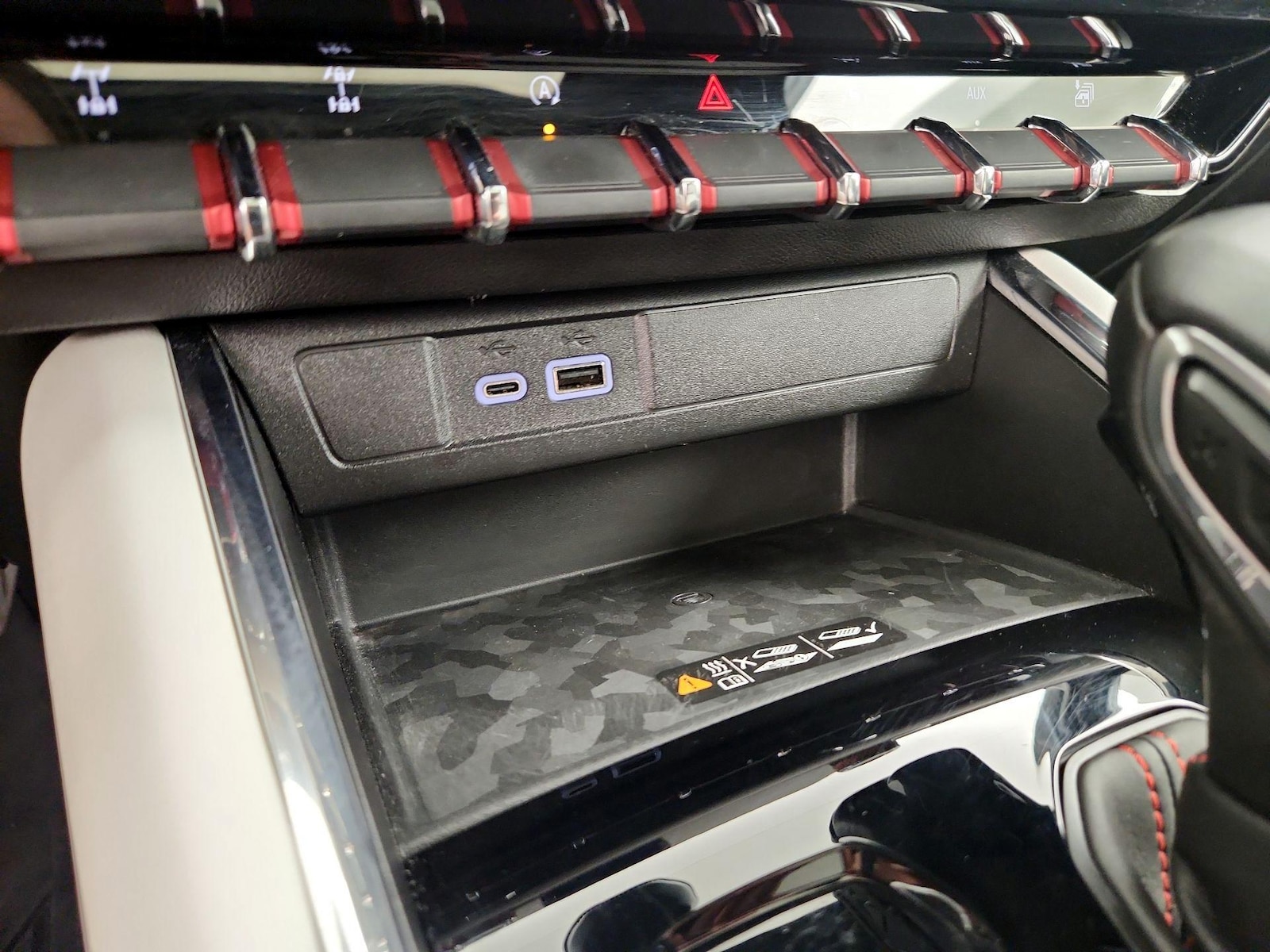 2024 GMC Canyon AT4X - Photo 17