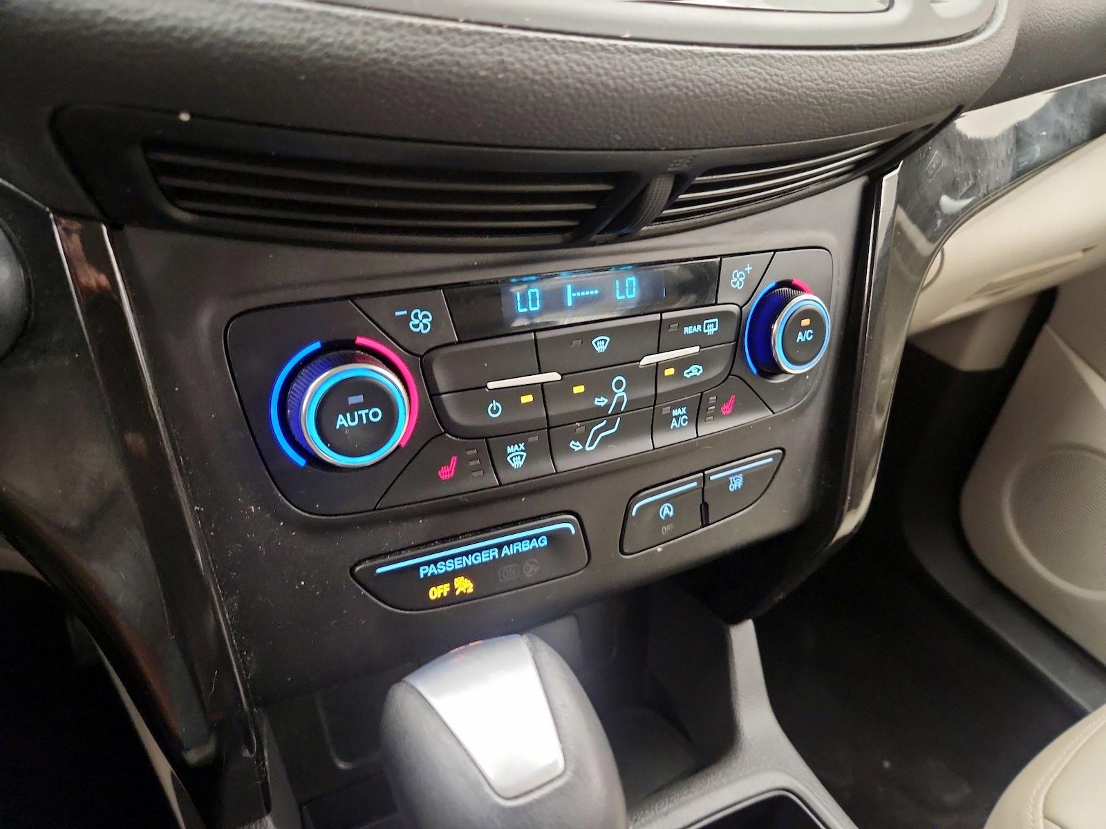 2017 Ford Escape Titanium - Photo 18